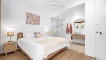 2 bedrooms, desk, iron/ironing board, WiFi