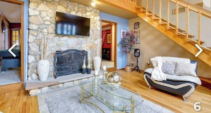 Charming 3-bedroom house in Ocean Gate with WiFi and AC.