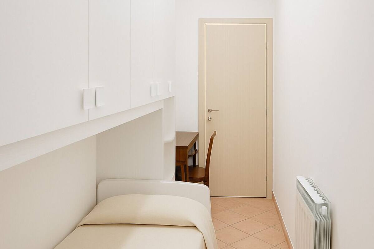 Junior Room | 1 bedroom, minibar, desk, laptop workspace