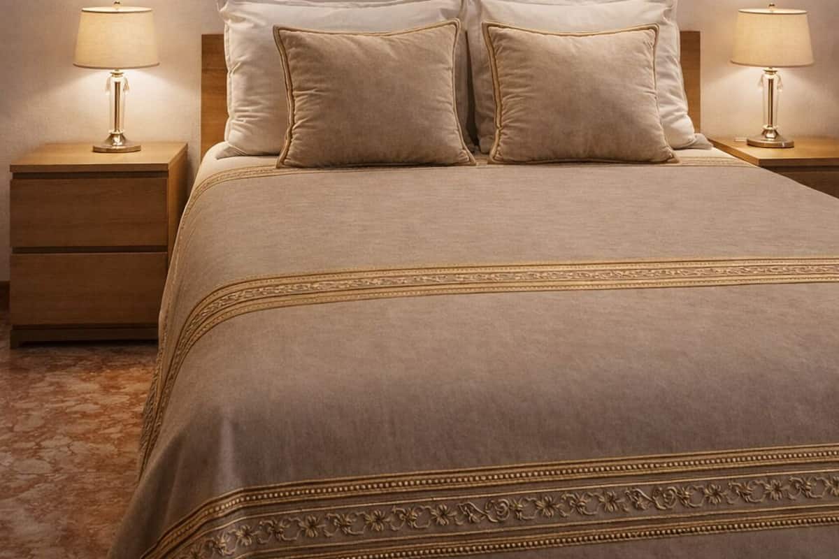 Comfort dubbelrum | Allergitestade sängkläder, minibar, skrivbord och gratis wi-fi