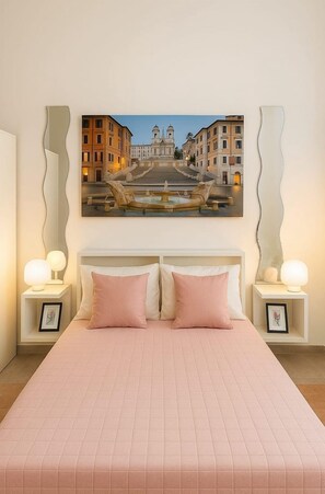 Premier Double Room | Peralatan tempat tidur hipoalergenik, bar mini, meja, Wi-fi percuma