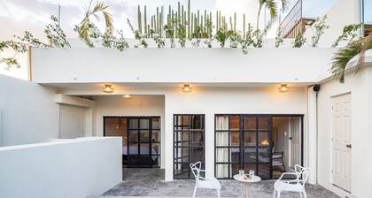 Casa Lumos - Minimalist Comfort Suites in Centro Historico