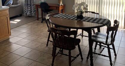 Lovely 2-bedroom townhome in Saint Joseph