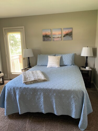 Lovely 2-bedroom townhome in Saint Joseph