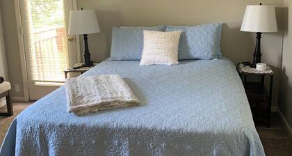 Lovely 2-bedroom townhome in Saint Joseph