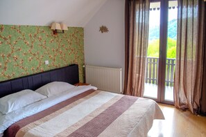 Premium Apartment, Balcony, Mountain View | Desk, laptop workspace, free WiFi - Bucovina Residence & SPA (Gura Humorului)