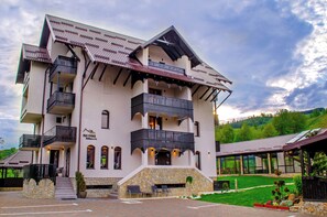 Front of property - Bucovina Residence & SPA (Gura Humorului)