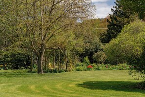 Property grounds - Caledonia - Earnscleugh Holiday Home (Earnscleugh)