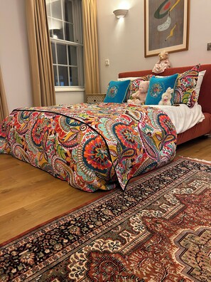 1 habitación, tabla de planchar con plancha, wifi y ropa de cama 