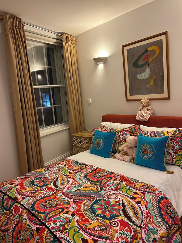 1 habitación, tabla de planchar con plancha, wifi y ropa de cama 