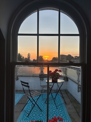 Interior - Windsor Castle Panoramic views and terrace
Artist's luxurious apartment (Eton)