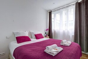 1 habitación, tabla de planchar con plancha, internet y ropa de cama 