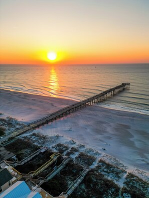 Beach nearby - Guest House Topsail - King Suite in hotel on Topsail Beach, North Carolina (Topsail Beach)