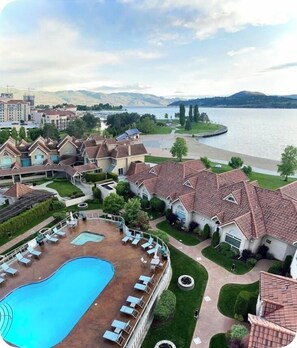 Indoor pool, outdoor pool