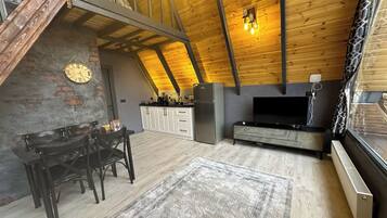 Bungalow Deluxe | 2 sovrum, sängtillbehör av högsta kvalitet, minibar och skrivbord