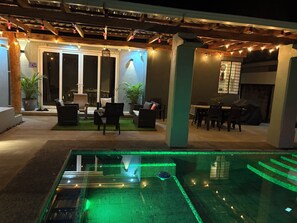 Outdoor pool - Charming 2-bedroom house with WiFi, AC in adorable Las Isletas (Las Isletas)