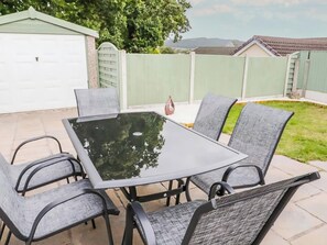 Outdoor dining - 3 bedroom accommodation in Conwy (Conwy)