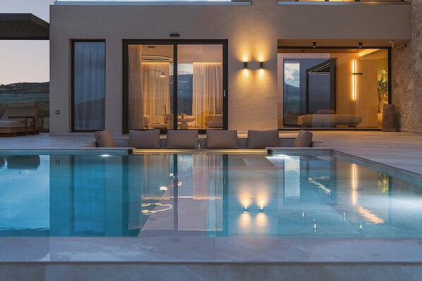 Outdoor pool, pool loungers