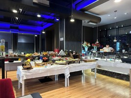 Desayuno buffet incluido todos los días 