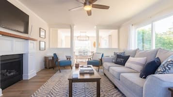 Smart TV, fireplace, table tennis