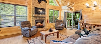 Pet Friendly with Huge Yard! Secluded Stay