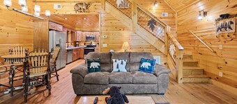 Pet Friendly with Huge Yard! Secluded Stay