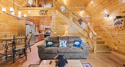 Pet Friendly with Huge Yard! Secluded Stay
