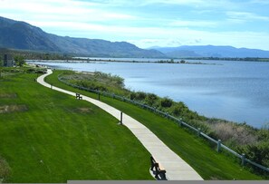 Room - Mimi s Cottage - Walk to Pools and Beach 13 (Osoyoos)