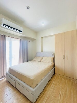 Iron/ironing board, bed sheets, wheelchair access - Cozy City Studio Escape (Iloilo City)