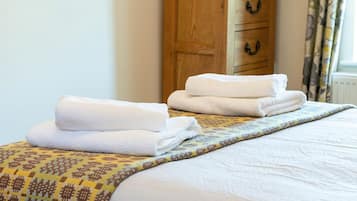 2 quartos, ferros/tábuas de passar roupa, Wi-Fi, roupa de cama