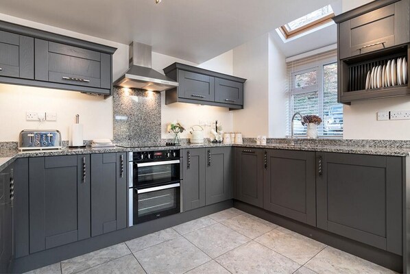 Fridge, oven, dishwasher, toaster