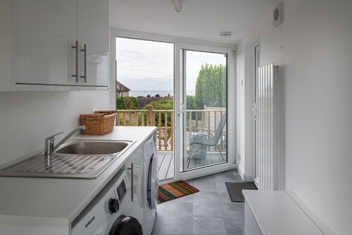 Awel Fryn - Three Bedroom Cottage, Sleeps 6