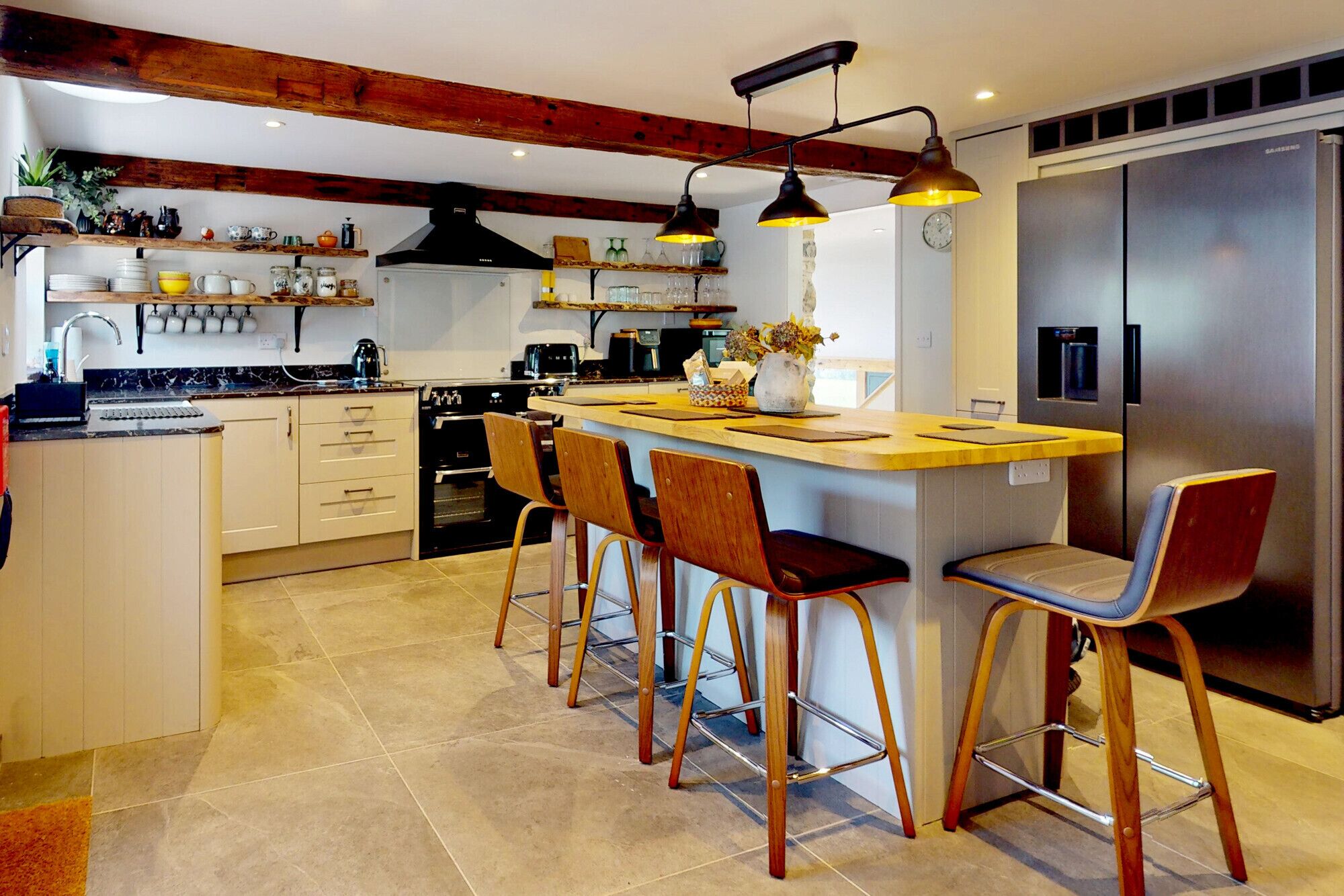 Frigorifero, microonde, forno, lavastoviglie