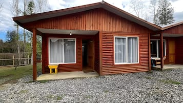 Cabin (03) | Exterior