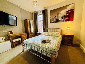 Blackout curtains, iron/ironing board, free WiFi - Le Papillon Hotel Blackpool (Blackpool)