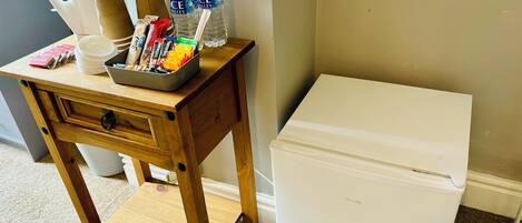 Mini-refrigerator