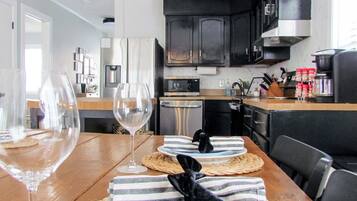 KĂŒhlschrank, Mikrowelle, Ofen, Herdplatte