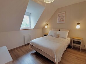 1 Schlafzimmer, Reisekinderbett, kostenloses WLAN, Bettwäsche