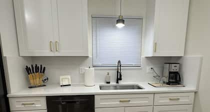 Newly Renovated 3-bd house in Ferndale minutes away from the dazzling downtown