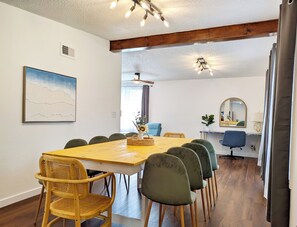 Meeting facility - 2 homes for 1 - Arcade, Firepit, Patio - Main house & Lrg guest house included!  (Jacksonville)