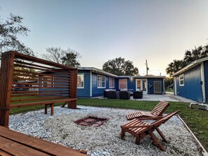 Terrace/patio - 2 homes for 1 - Arcade, Firepit, Patio - Main house & Lrg guest house included!  (Jacksonville)