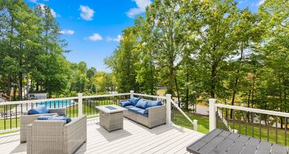 Hot Tub, Office, Gas Firepit, & Peaceful!