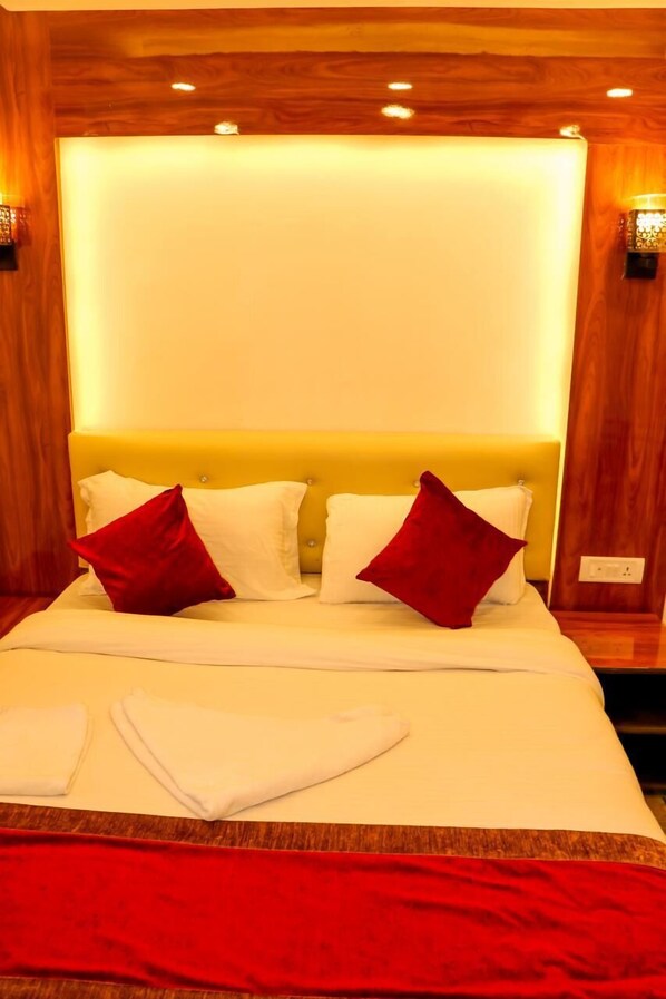 Economy Double Room, Courtyard View | In-room safe, laptop workspace, blackout drapes, soundproofing