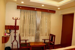Deluxe Double Room | In-room dining - Thani Boutique Hotel (Kathmandu)