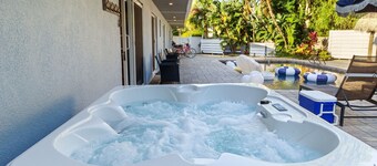 Heated Salt Pool, Steps to Beach, Hot Tub, Games