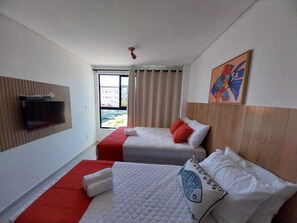 Estudio Confort, vista a la ciudad | Espacio para trabajar con laptop y wifi gratis 