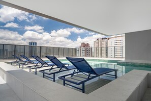Outdoor pool - Nik Perdizes (São Paulo)