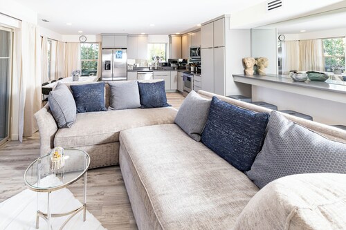 New! Modern 2bed/2bath ski chalet at DeerValley/Jordanelle gondola 