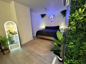 1 bedroom, desk, iron/ironing board, WiFi