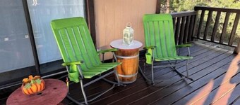 Beautiful 3/2 2 Story mountain home

